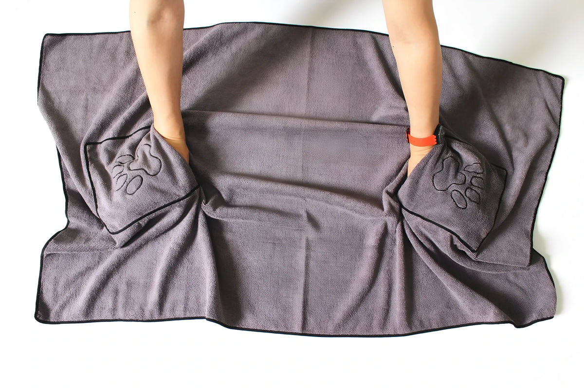 Grey microfiber pet towel 50x100cm nylon square bath towel with embroidered cartoon detail for dogs and cats