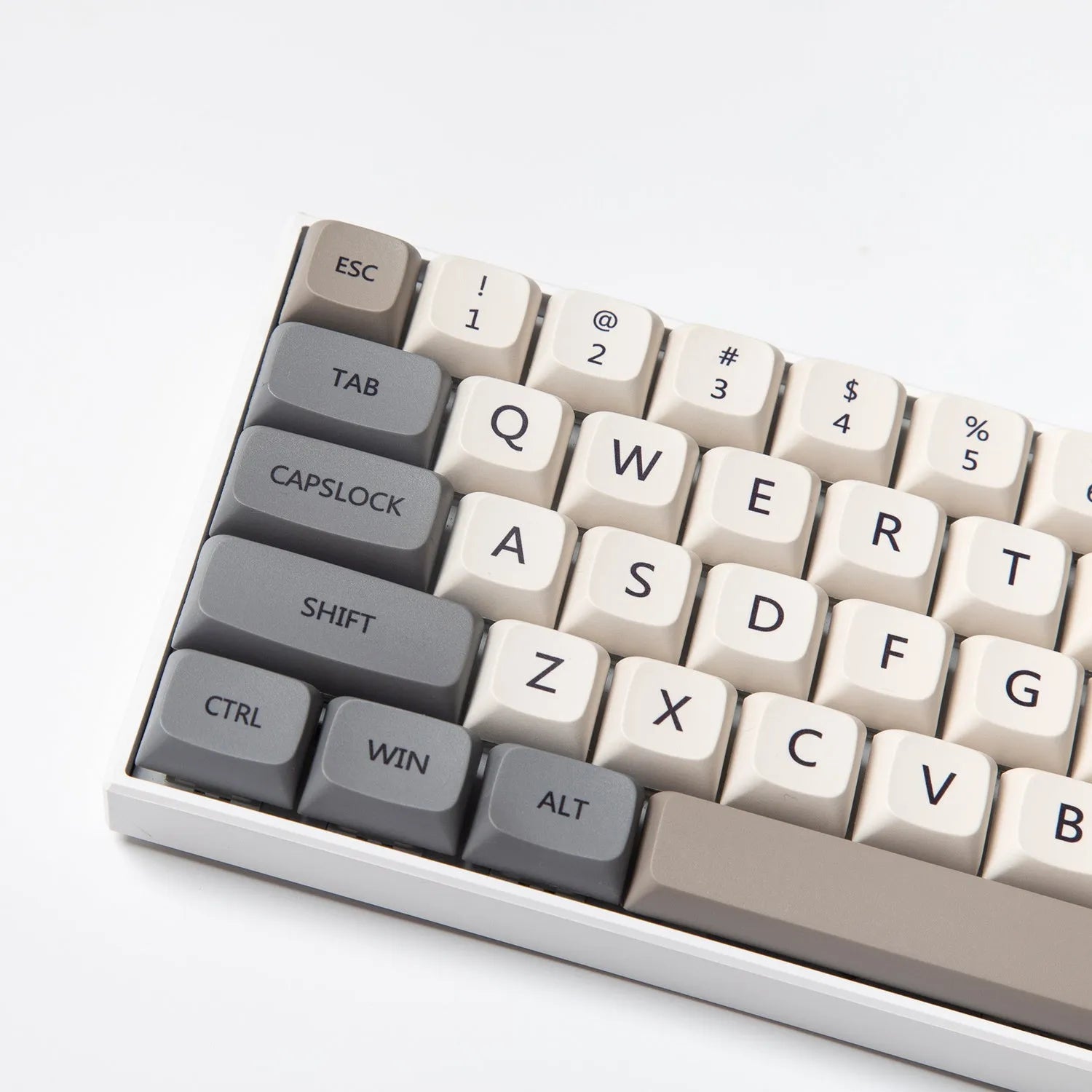Set of 139 XDA profile PBT keycaps for mechanical keyboards, showing English legends.