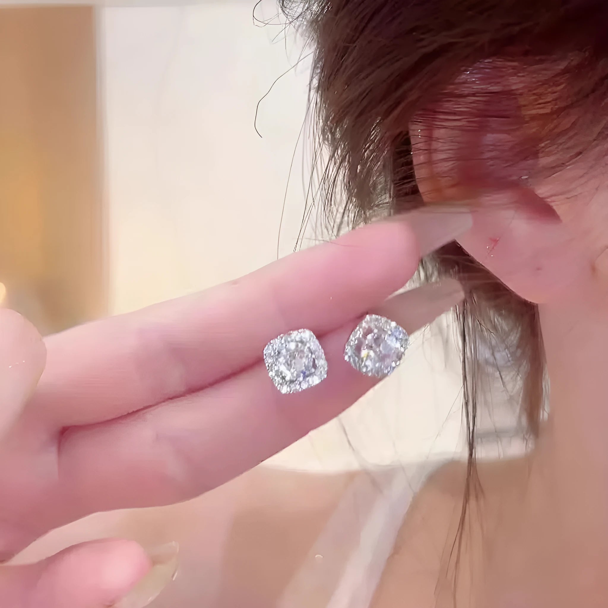 Square geometric women's earrings with diamond treatment in gold and silver colour options