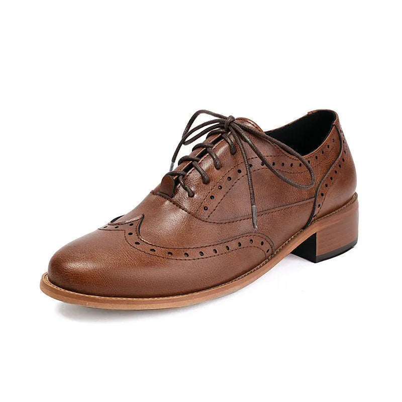 British retro Oxfords casual shoes for women, low platform heel, lace-up, rubber sole, black colour
