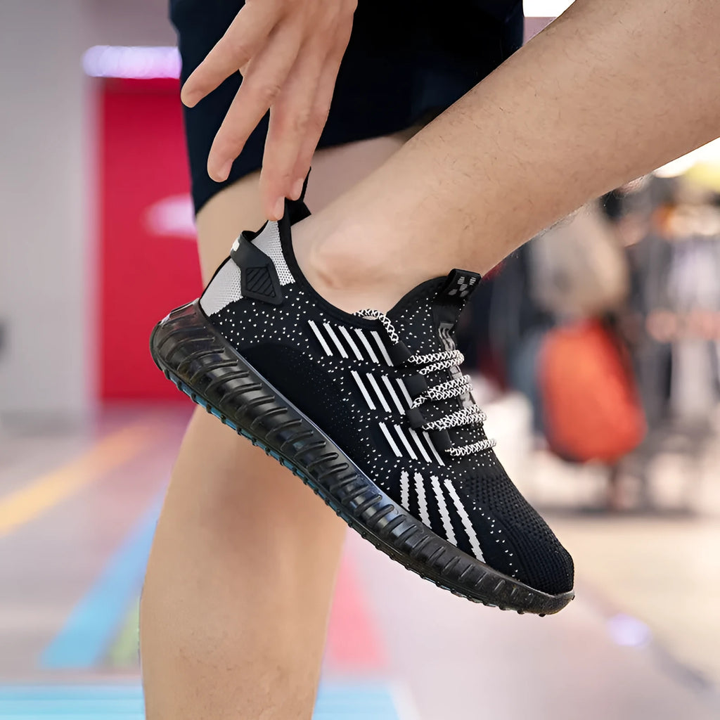 Men's white breathable flying fabric sports shoes with shallow opening and platform heel