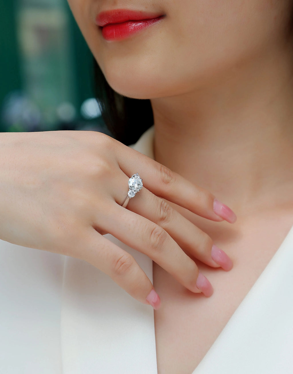 2 carat moissanite wedding ring set in S925 silver with gold plating, sizes 5 to 9, gift box and GRA certificate