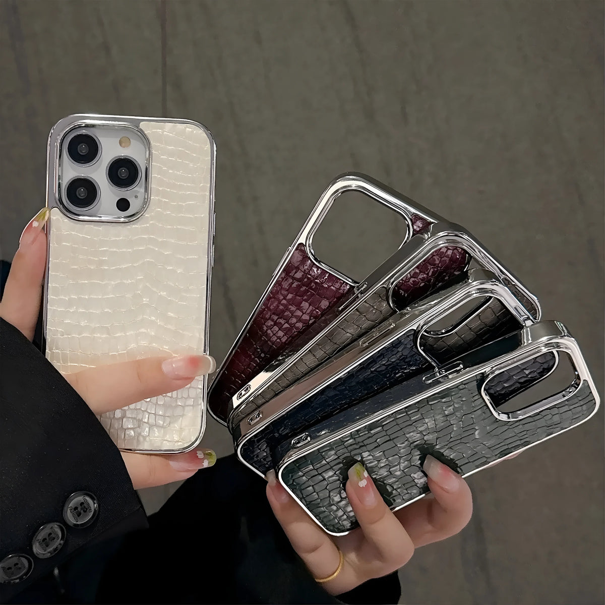 Glossy crocodile pattern imitation leather anti-fall phone case for iPhone 14, black