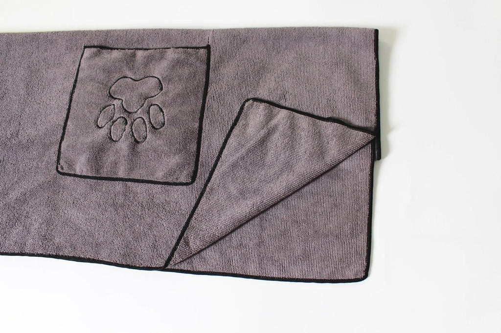 Grey microfiber pet towel 50x100cm nylon square bath towel with embroidered cartoon detail for dogs and cats