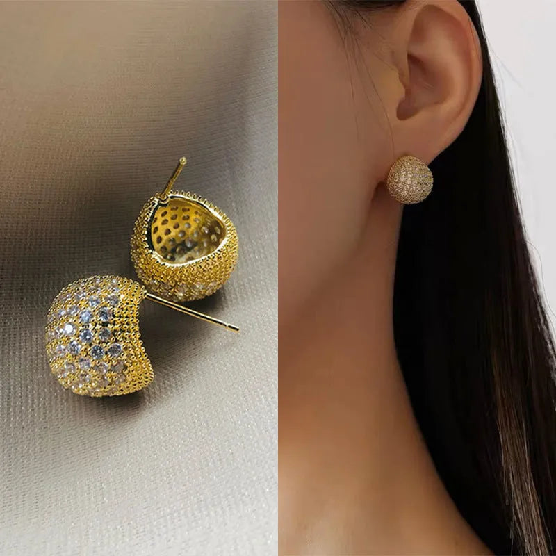 Geometric drop-shaped golden beans and diamond ear clips in gold and white colour options