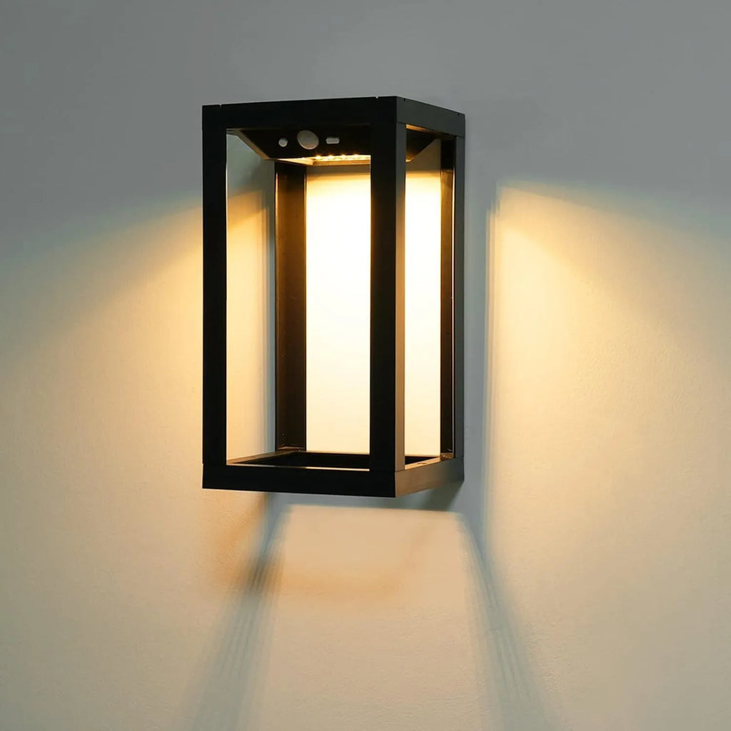 Chinese outdoor solar wall lamp with plastic housing and IP65 waterproof rating for garden installation