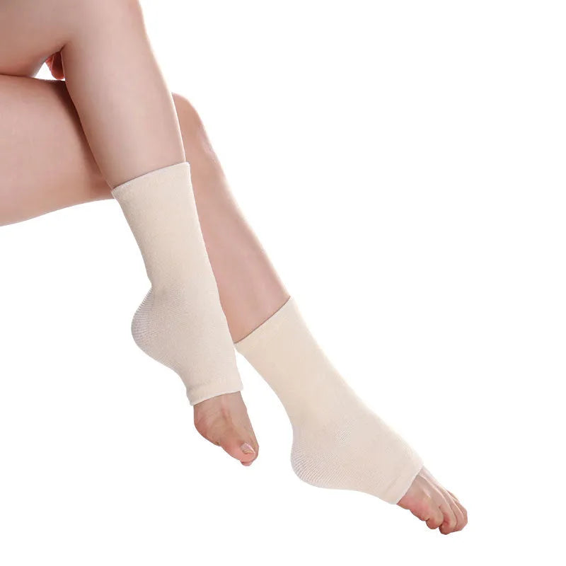 Warm knitted ankle support sleeve for adults in black, grey or skin colour, one pair, for basketball and running