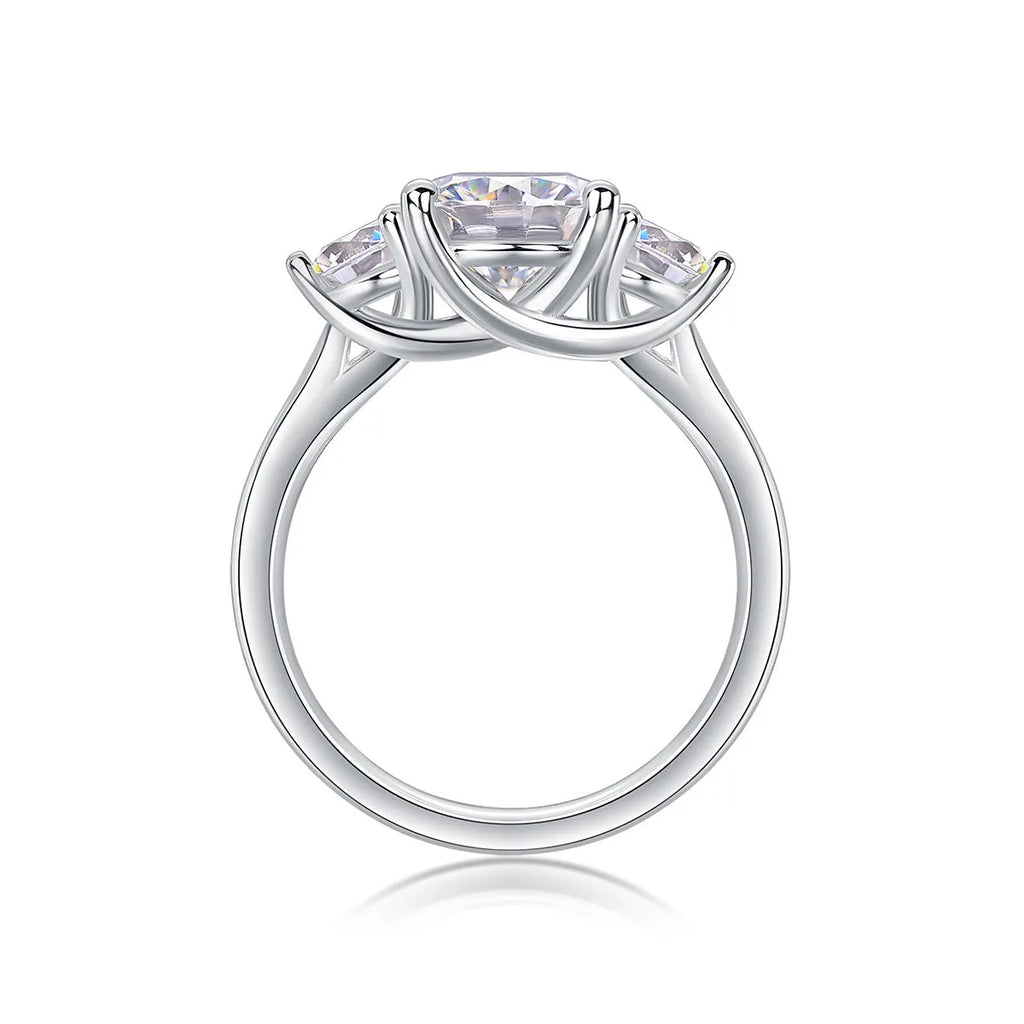 2 carat moissanite wedding ring set in S925 silver with gold plating, sizes 5 to 9, gift box and GRA certificate