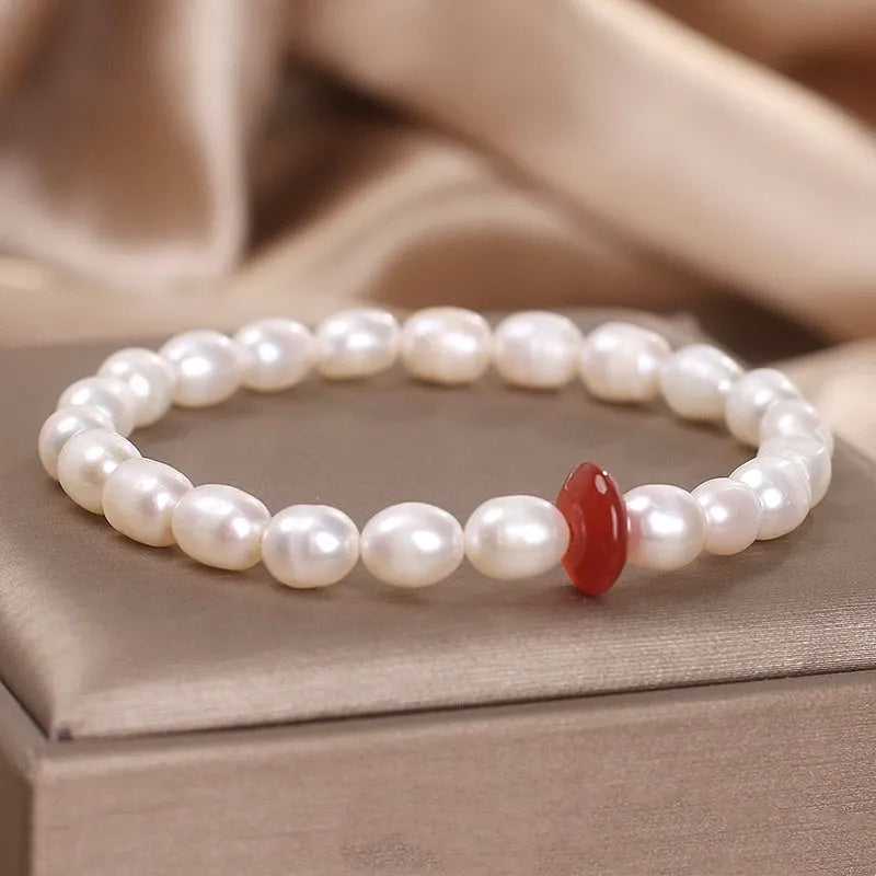 White southern red agate and imitation pearl beaded bracelet for women in original design