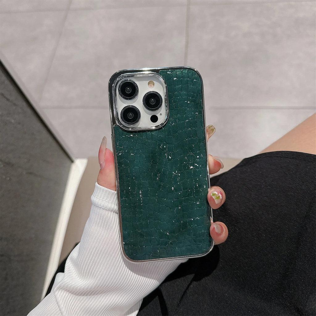 Glossy crocodile pattern imitation leather anti-fall phone case for iPhone 14, black