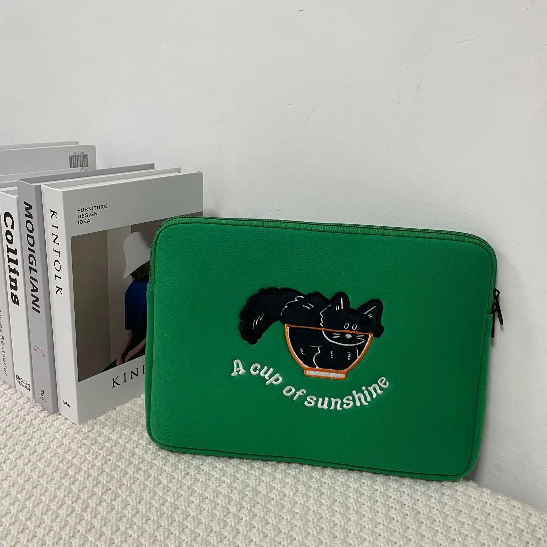 Embroidered laptop sleeve with animal pattern for 13.3 to 15.6 inch laptops