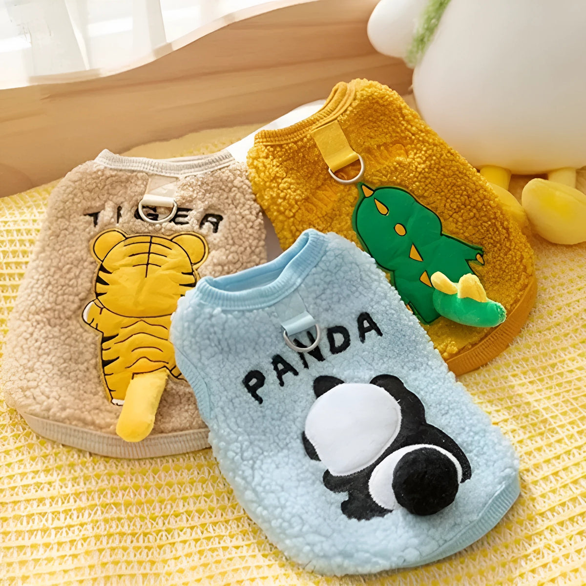 Fleece-lined thick winter vest sweater for pets in round panda print, available in sizes XS to XXL for 1-20 kg
