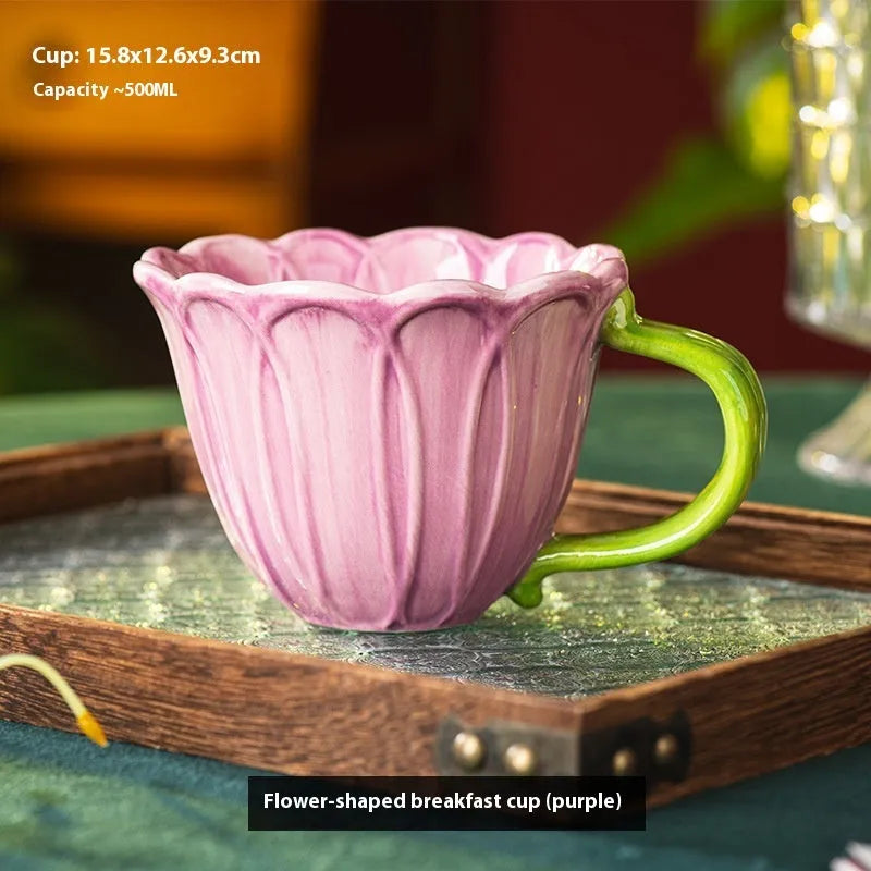Ceramic breakfast cup with flower pattern, 500ml capacity in red or purple colour