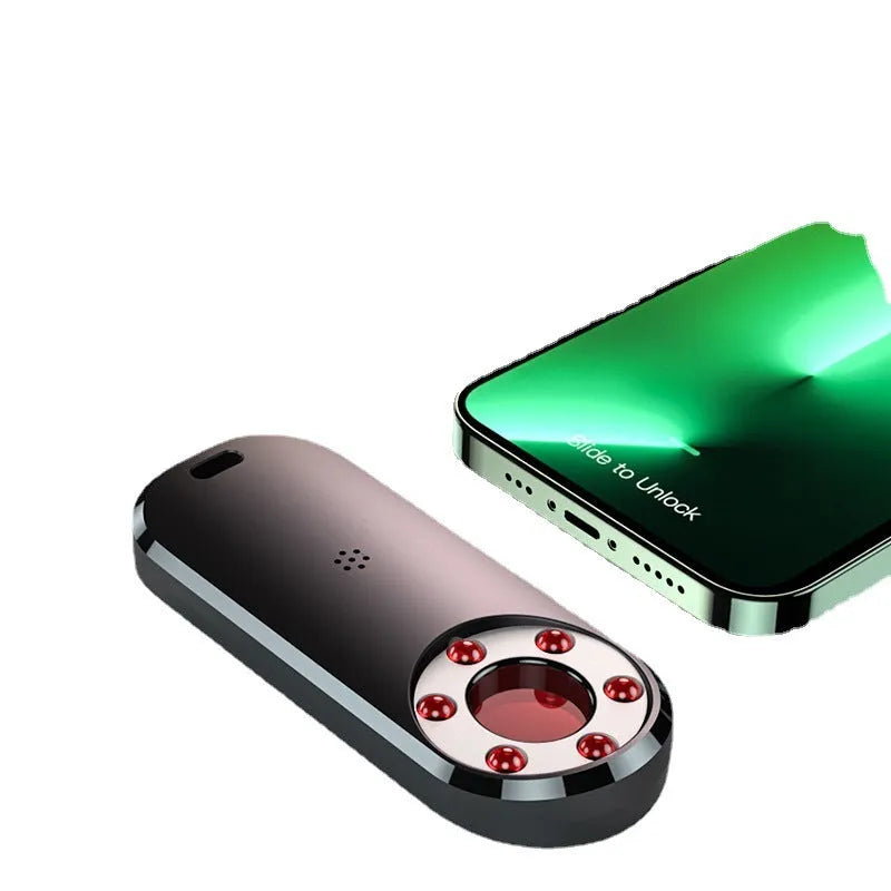 Compact portable infrared detection device for anti-monitoring and anti-positioning purposes