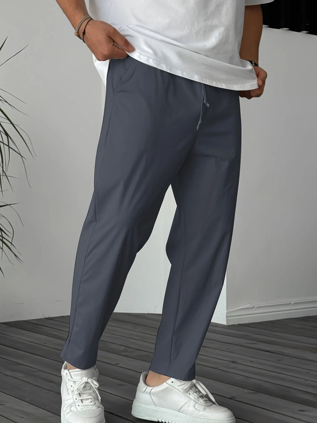 Men's straight-leg casual trousers in khaki with a drawstring waist and ribbon pocket detail