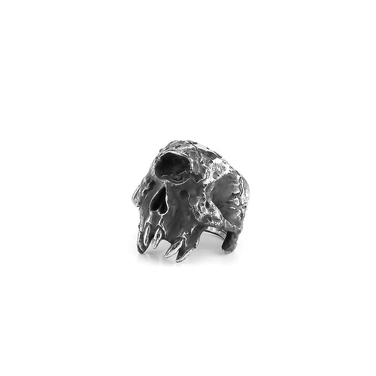 Silver-coloured alloy ring with a detailed one-eyed skull design on a finger.