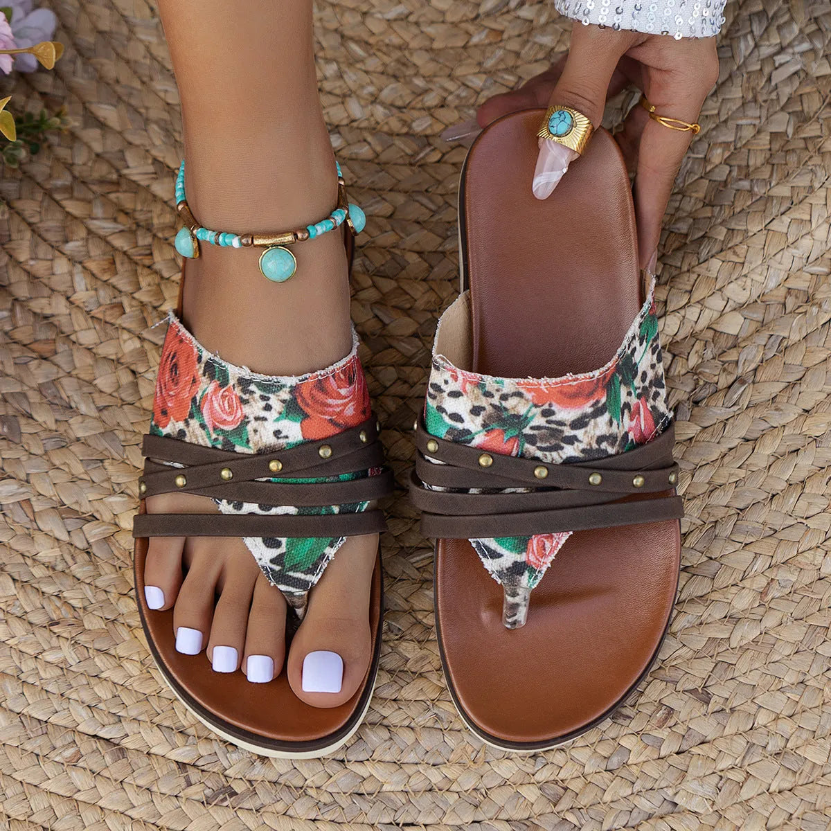 Women's plus size casual slippers in candy colours with artificial PU upper and rubber sole