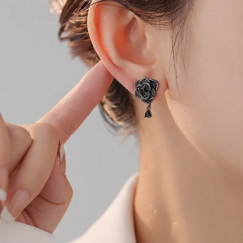 Black rose zircon flower stud earrings with 18K gold electroplating on copper