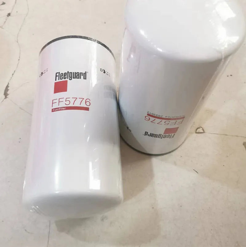 Glass fibre folding filter element for oil with 32mm diameter connections.