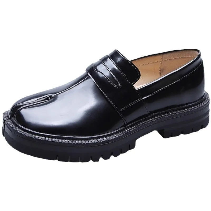 Split-toe slip-on loafers with black microfiber upper, pigskin lining, rubber sole, low 1-3cm chunky heel