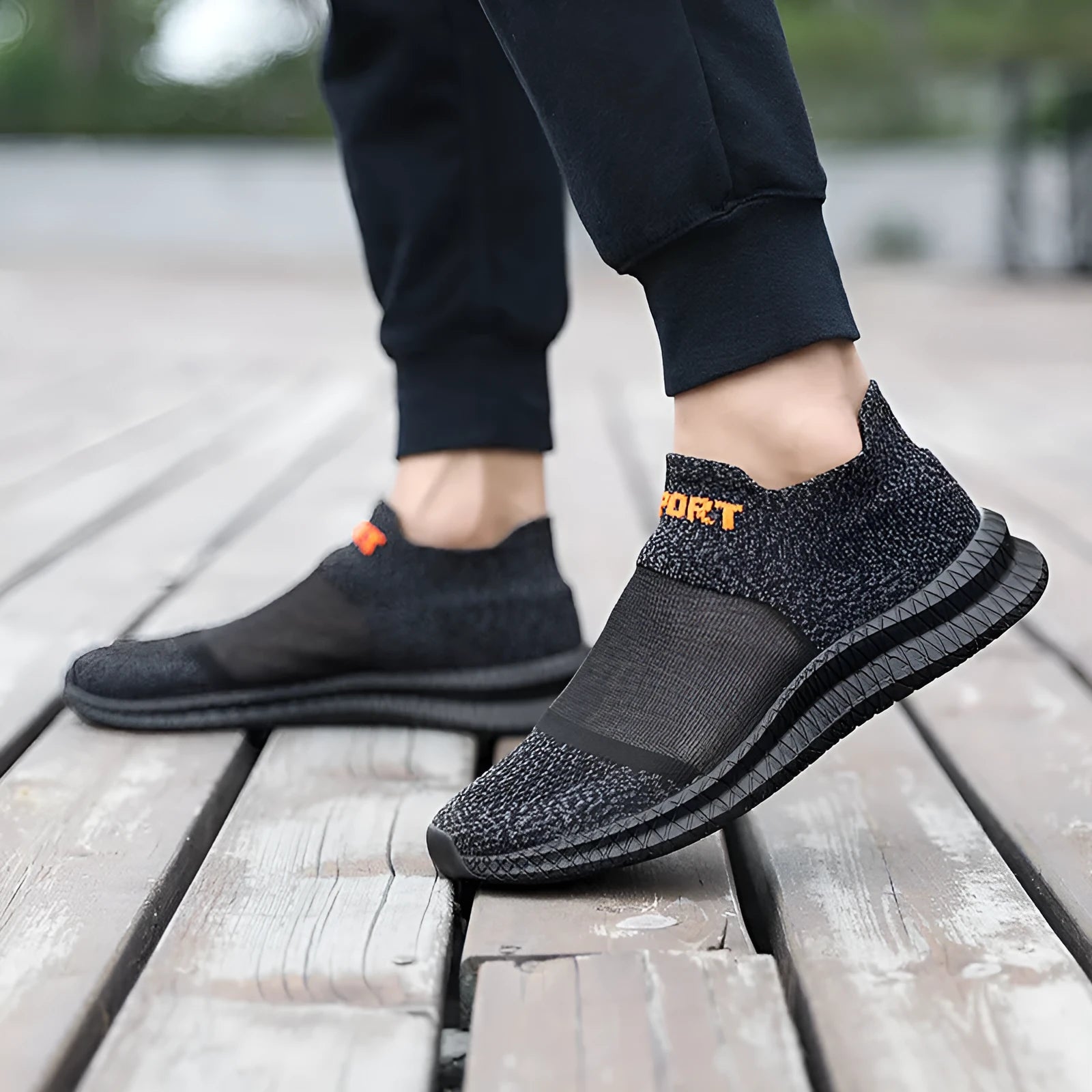 Breathable low-top Flyknit sock shoes in multiple colours with lace-up closure and round toe.