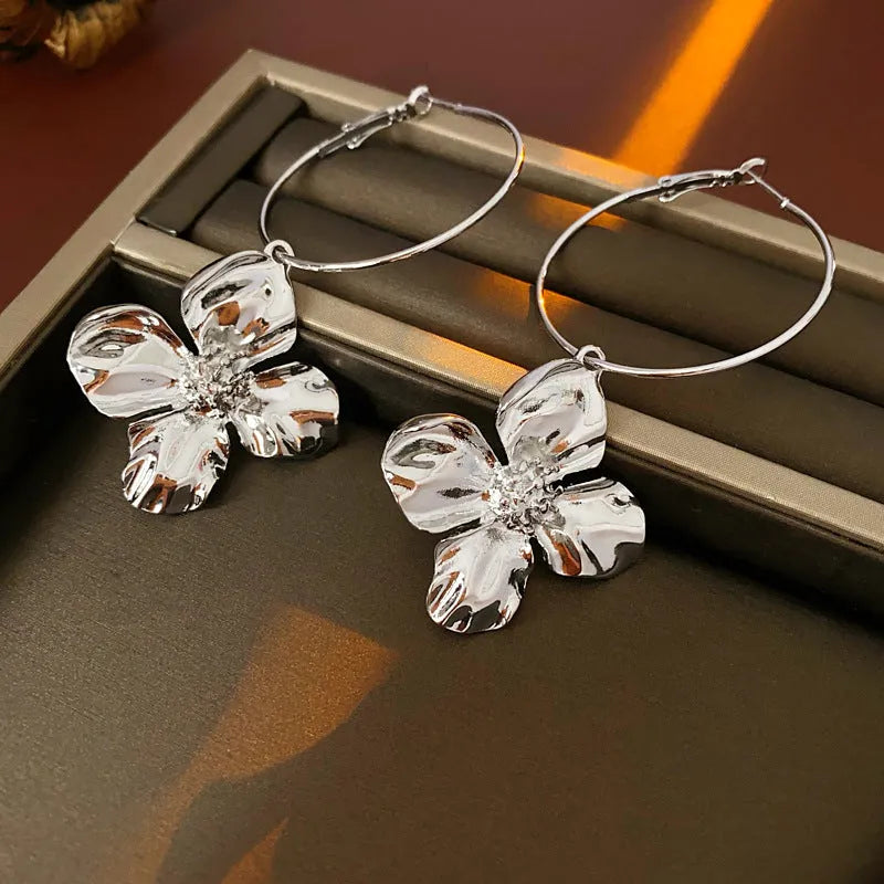 Silver Needle Metal Flower Earrings with geometric vintage design in gold or silver electroplated finish