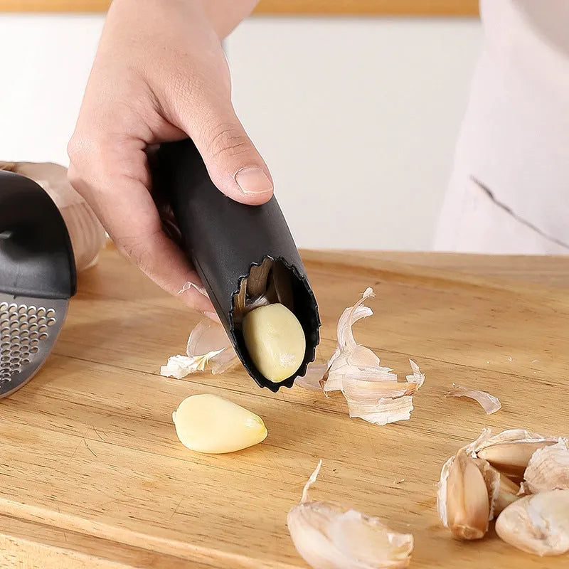 304 stainless steel garlic press with PP handle in green colour