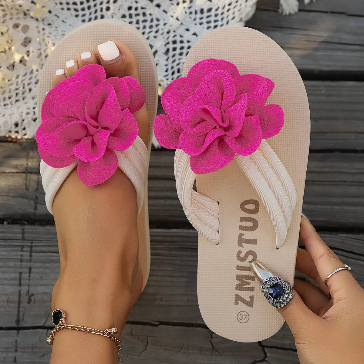 Plus size women's casual PU slippers in green, rose red, or beige with round toe.