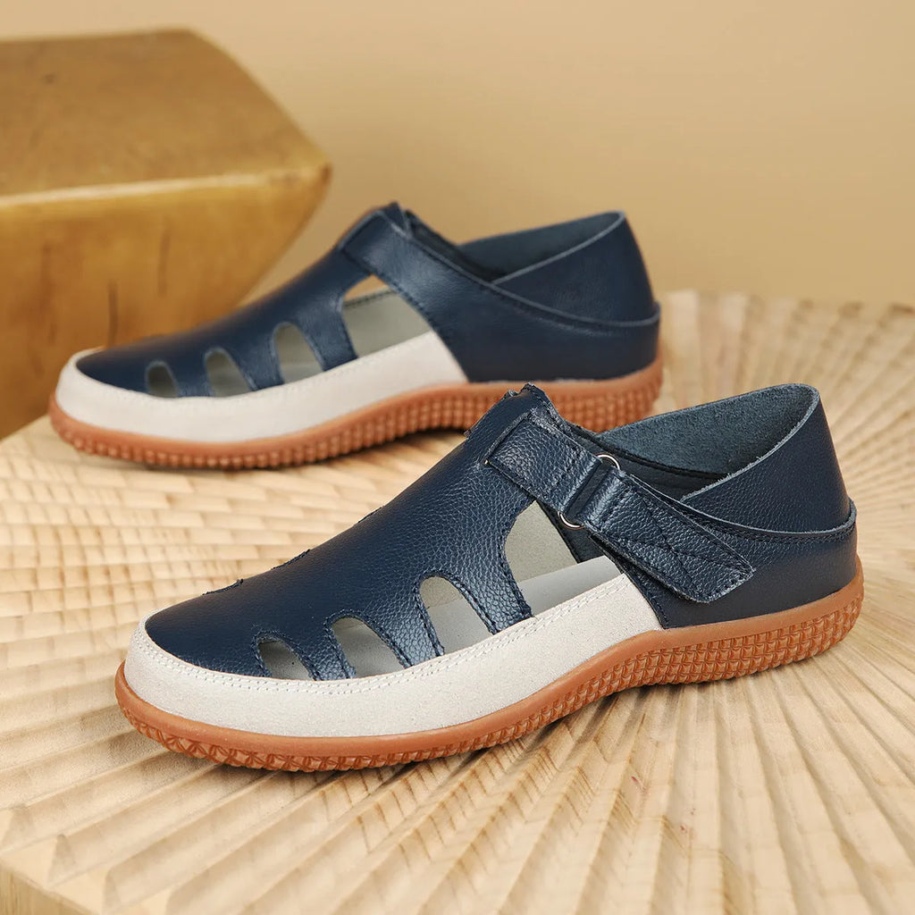 Women's plus size flat heel sandals with hollow breathable design and toe cap