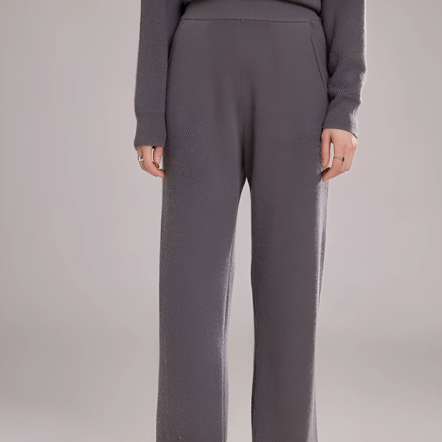 Women's cashmere leggings in thick fabric with high elasticity available in multiple colours