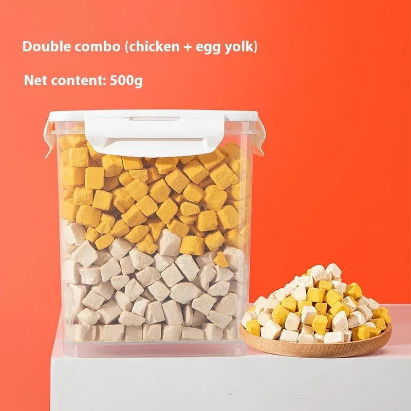 Freeze-dried dog snacks in a resealable bag, assorted chicken egg yolk and duck varieties, 500g net weight
