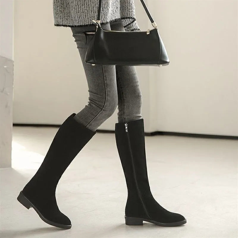 Women's solid colour frost-finished sheepskin Martin boots flat heel front lace-up round toe black with velvet