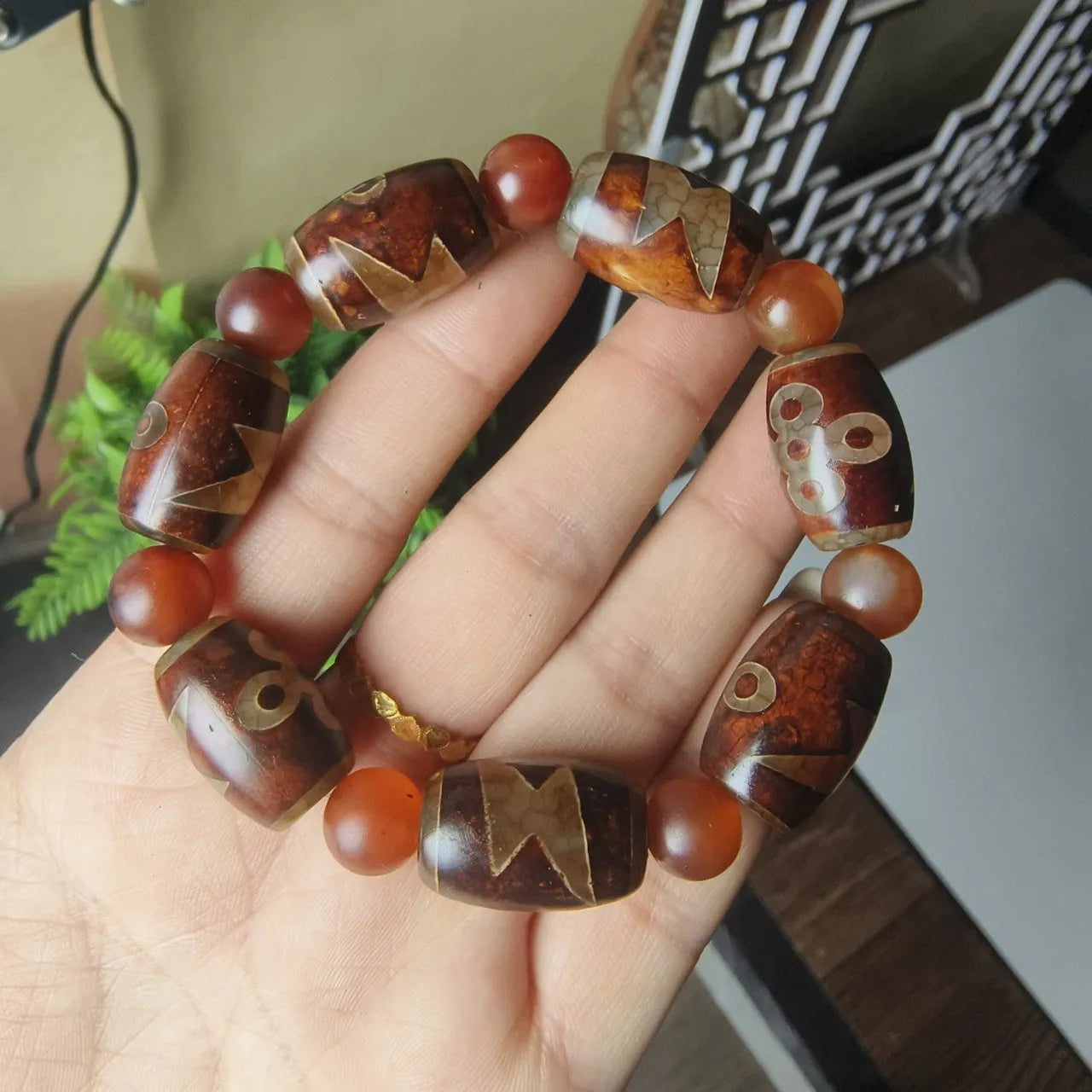 Distressed agate Tibet beads bracelet with three eye dzi design and polished stone beads
