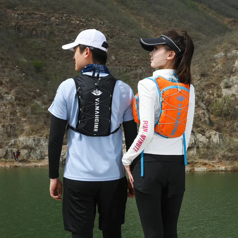 Cross-country cycling backpack with air pillow belt in streamer orange colour