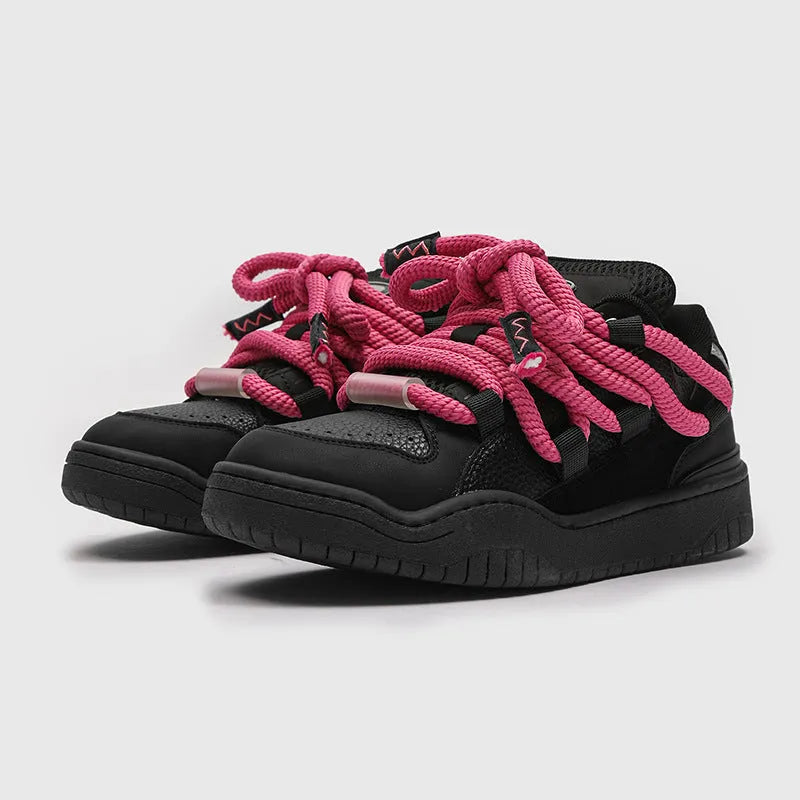 Casual lace-up shoes with thick rubber sole and round toe in four colour options