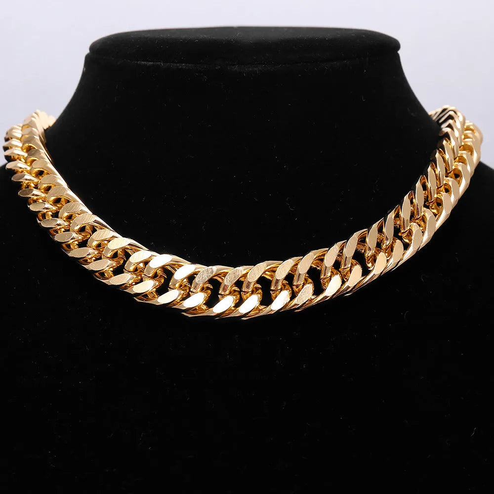 Women's gold colour thick chain necklace with 32cm length and simple solid colour design