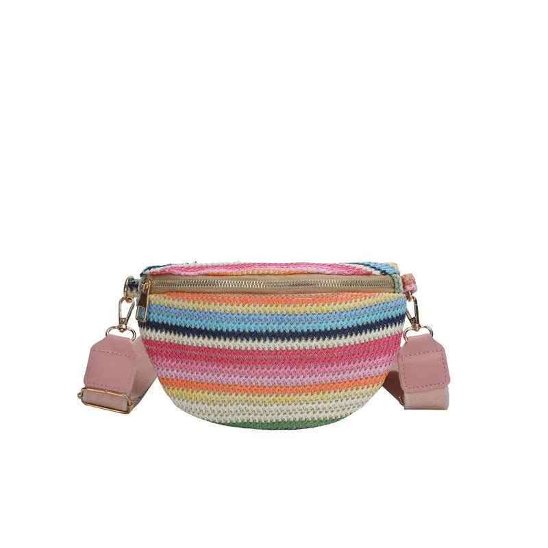 Women's straw beach shoulder bag with shell shape and single strap in blue colour