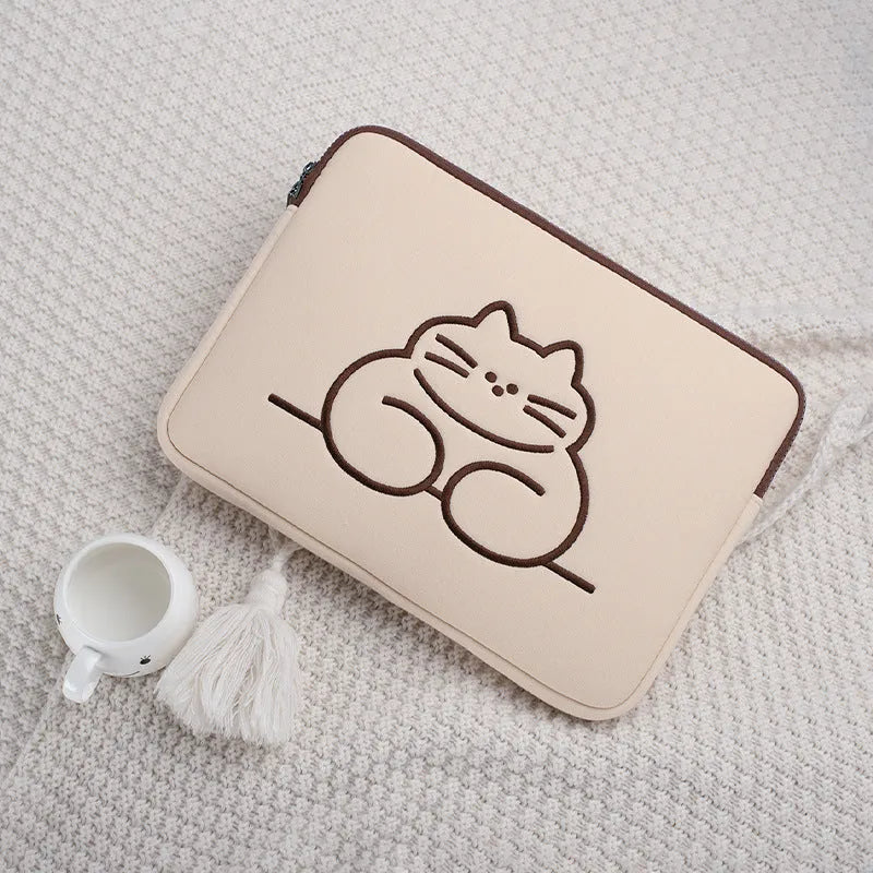 Embroidered laptop sleeve with animal pattern for 13.3 to 15.6 inch laptops