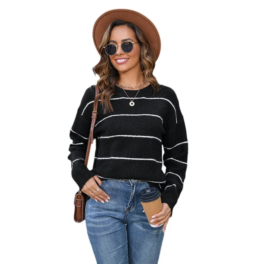 Women's striped pullover sweater with round neck in loose street fashion style