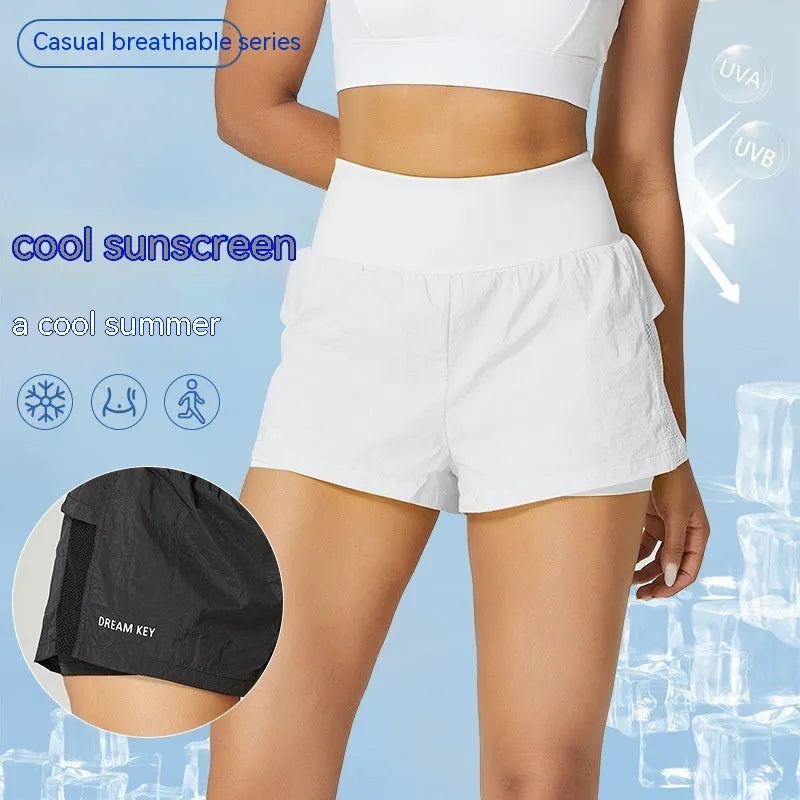 Women's cotton blend sports shorts in loose fit with quick-drying function