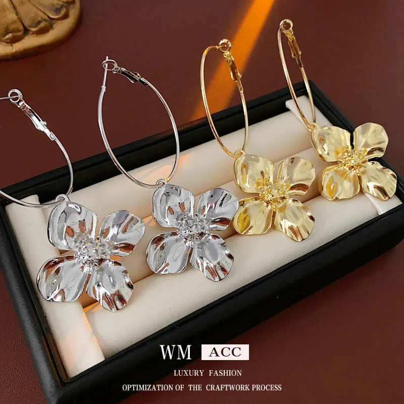 Silver Needle Metal Flower Earrings with geometric vintage design in gold or silver electroplated finish