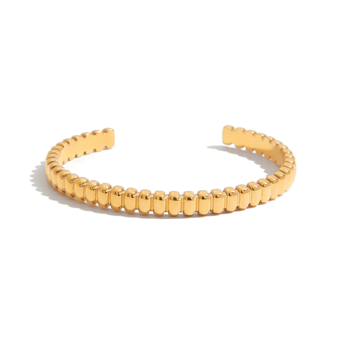 Stainless steel women's bracelet with electroplated finish in European and American style