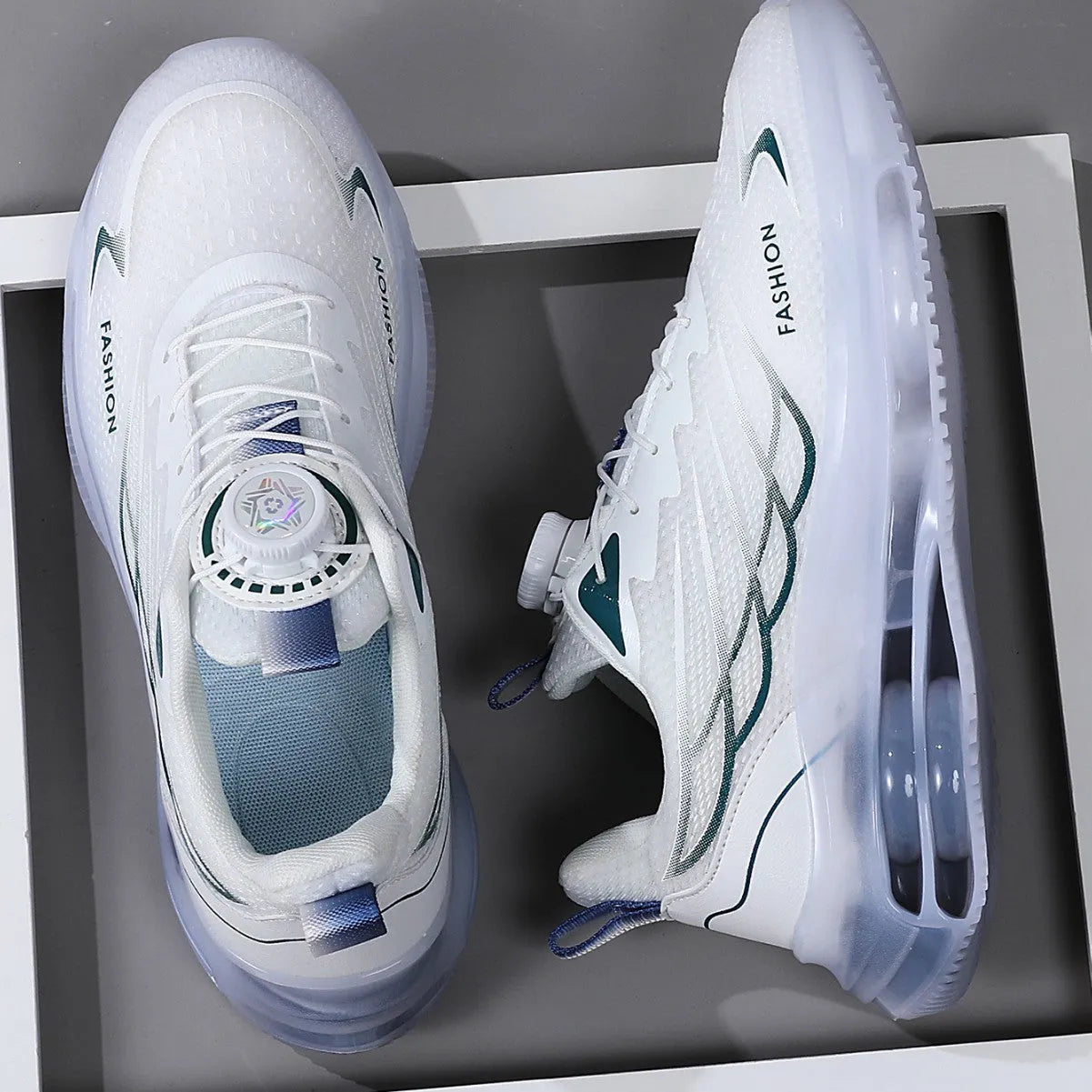 White Korean-style casual sports shoes with mesh upper and rubber sole