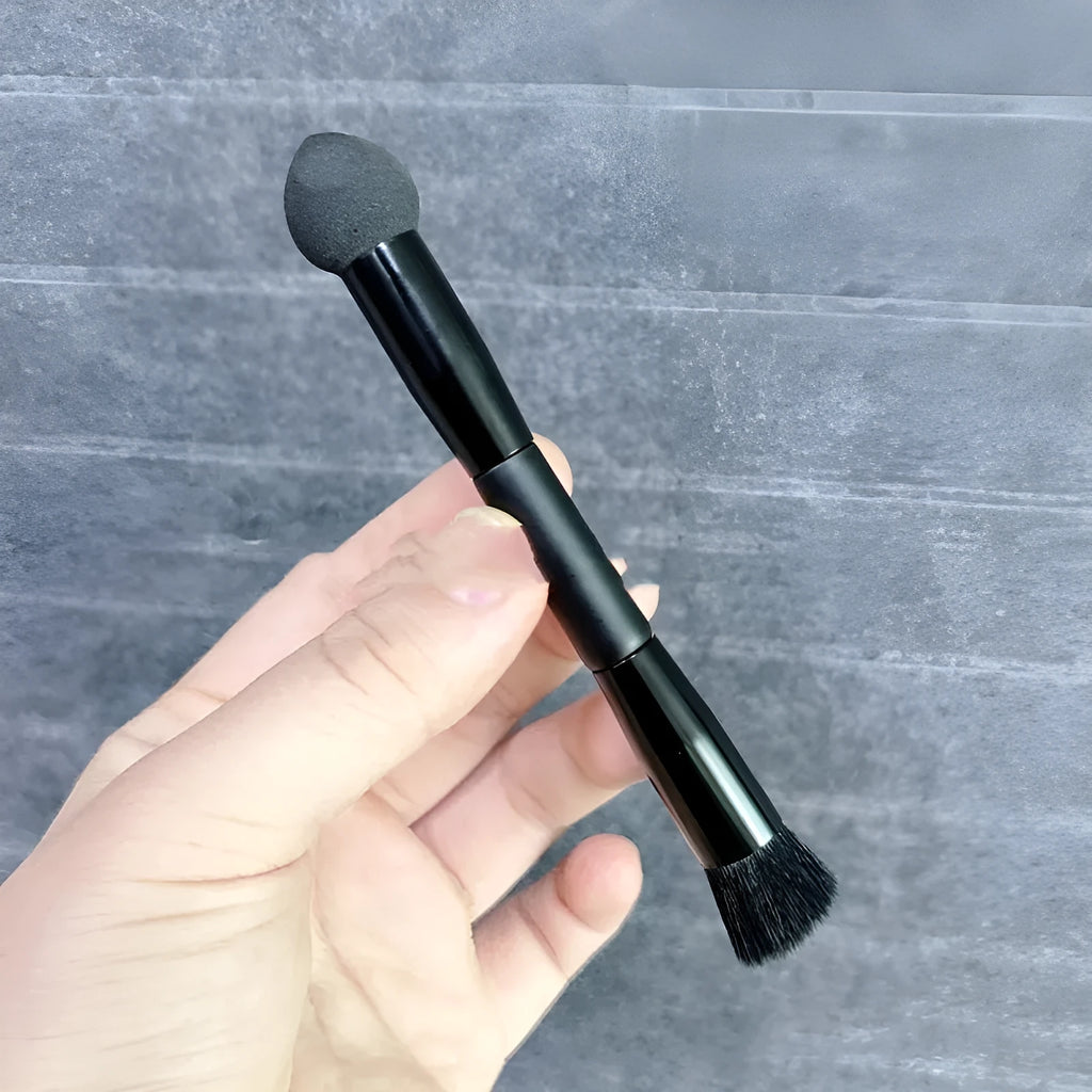 Black wooden handle dual-ended concealer brush with sponge stick tip for dark circles