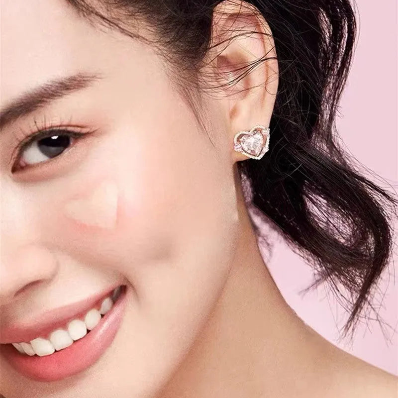 White K gold electroplated heart-shaped stud earrings for women with copper construction