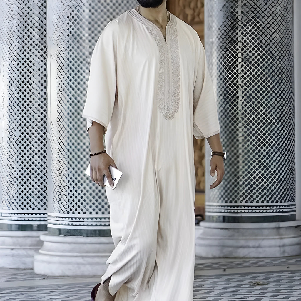 Men's ethnic style loose Muslim robe in milky white linen with short sleeves and national style embroidery, sizes M-4XL.