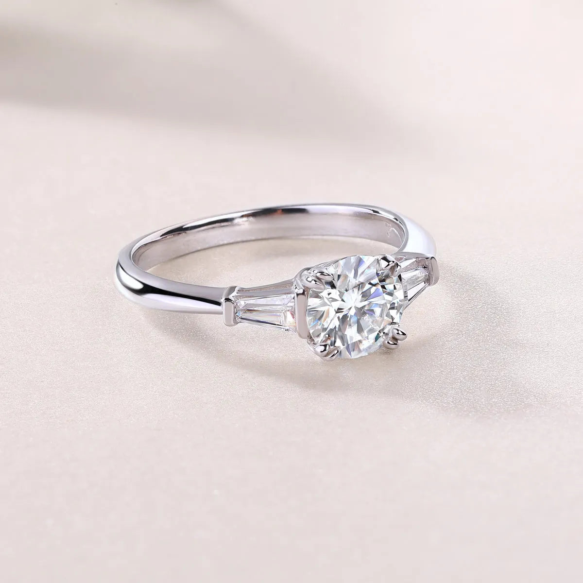 Moissanite wedding ring set 1 carat S925 silver platinum plated in yellow gold, rose gold, and platinum finishes
