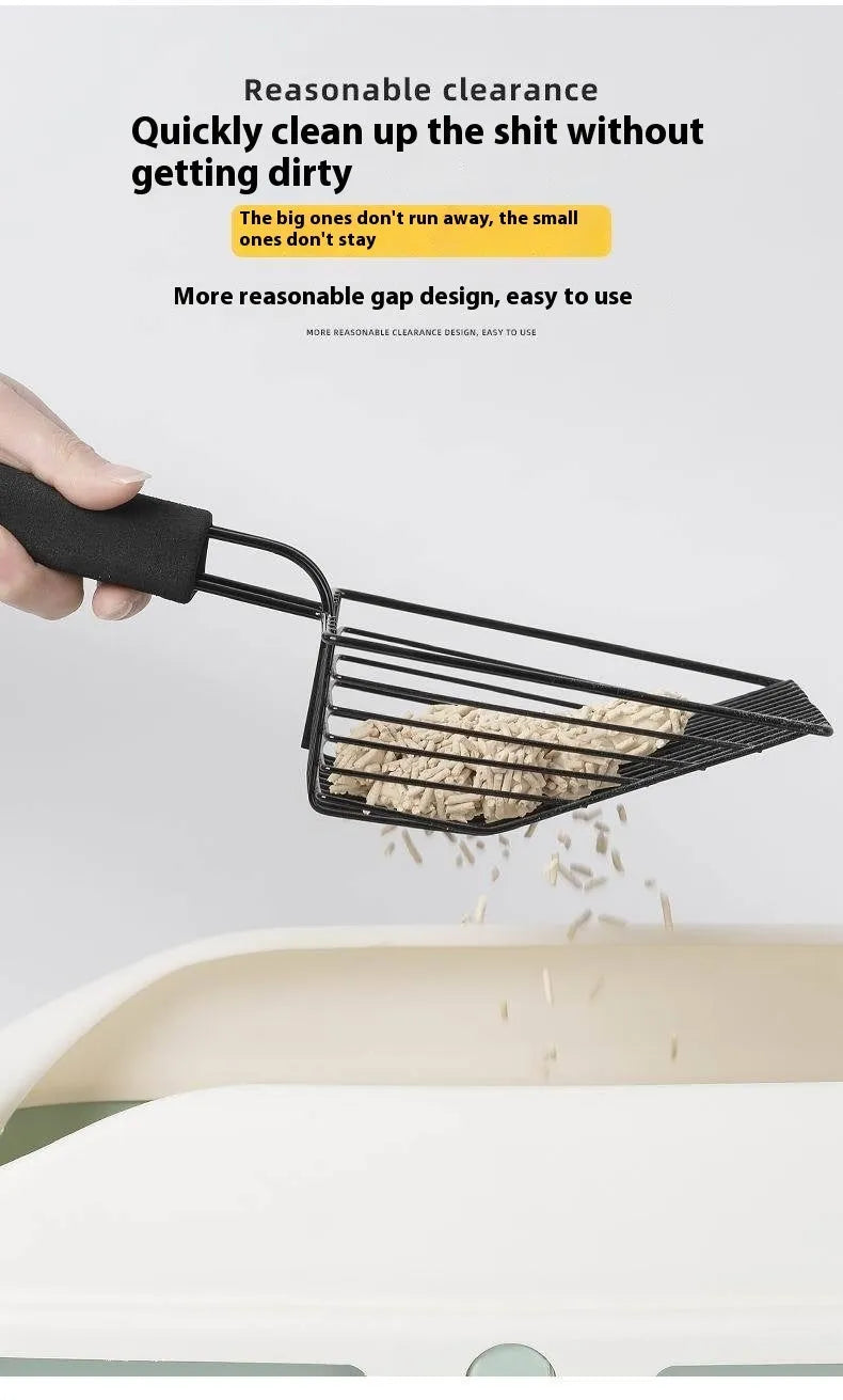 Black zinc alloy cat litter scoop with long handle and 0.8cm sifting gaps.