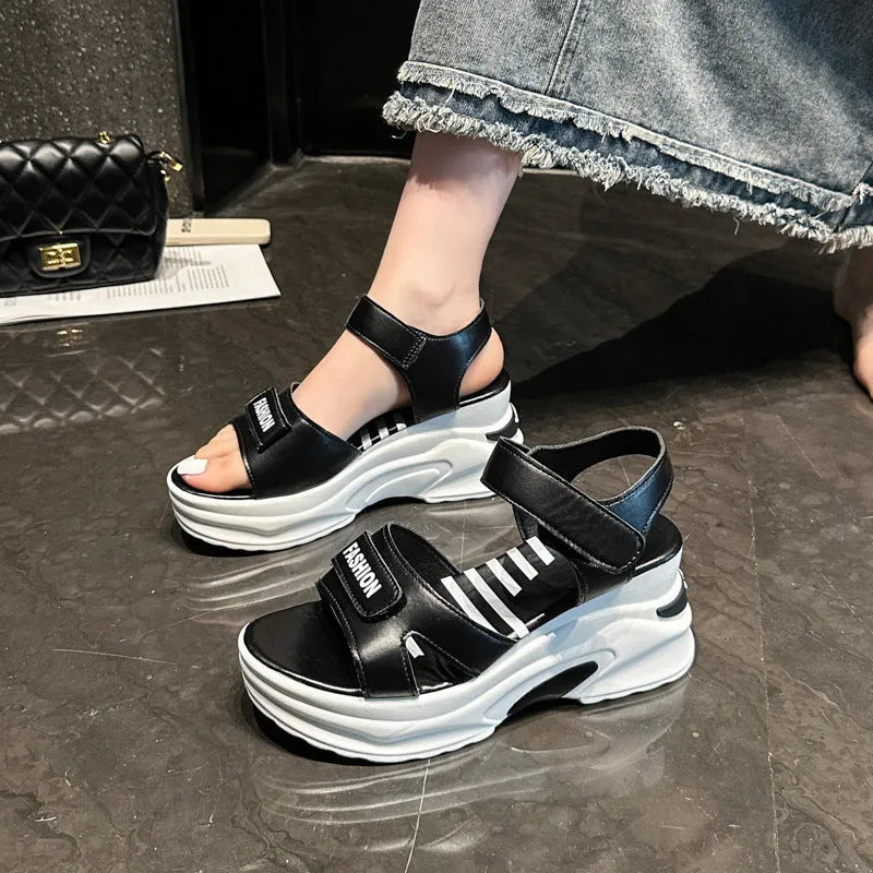 Small muffin platform beach sandals with PU upper, rubber sole, round toe, Velcro strap, creamy-white or black.