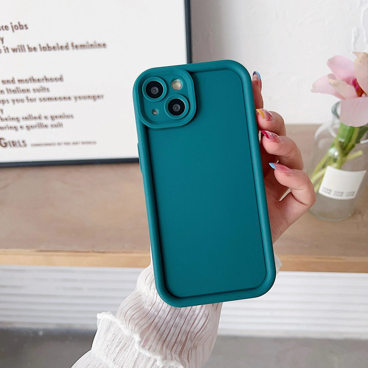 Diamond TPU phone case in black for iPhone 17 series with textured grip